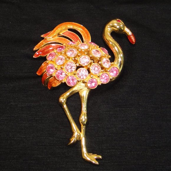 Trifari Jewelry - Trifari Brooch VTG